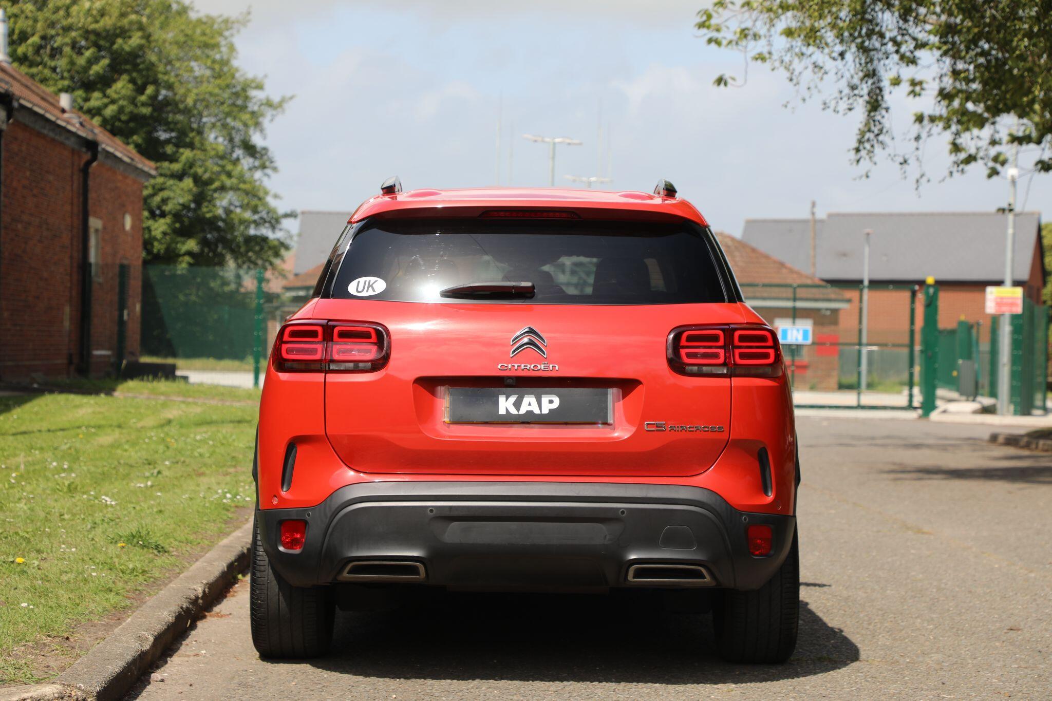 Large vehicle image